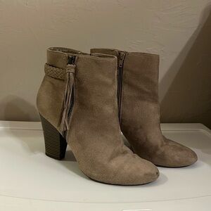 ANA ankle boots